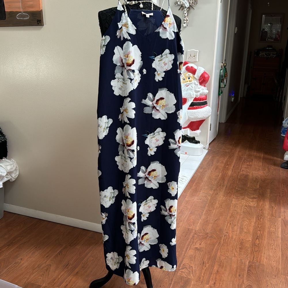 Elaine Rose silky lined floral maxi dress w slits both sides spaghetti straps,